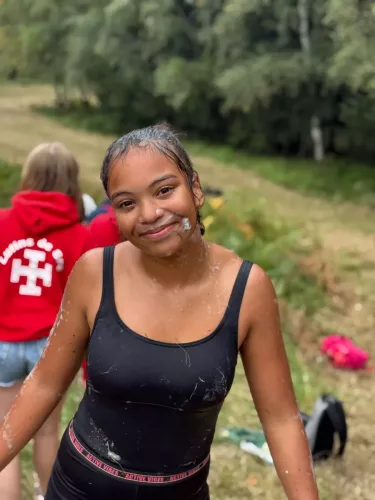 Clara-409-1758400886