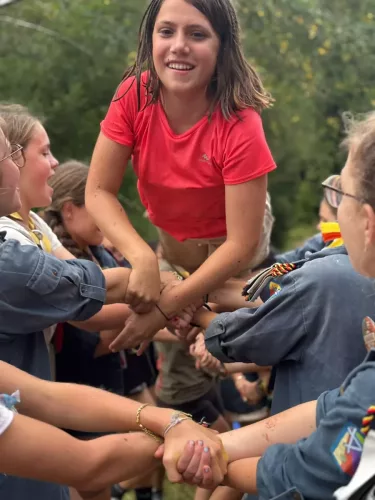 Clara-411-1758400887