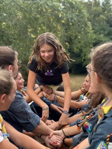 Clara-415-1758400889