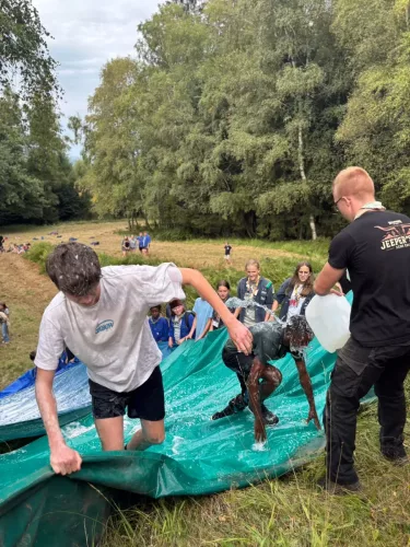 Clara-437-1758400910